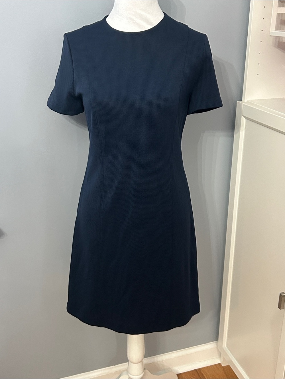 Theory Onine R Cambretta Knit Navy Blue Short Sleeve Dress Size 4 Sheath Preppy